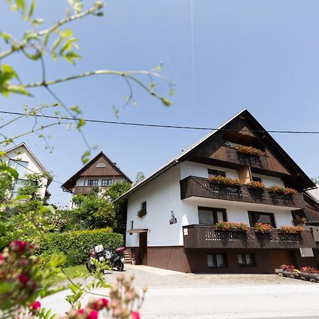 Apartments Pri Urhu ボーヒニ エクステリア 写真