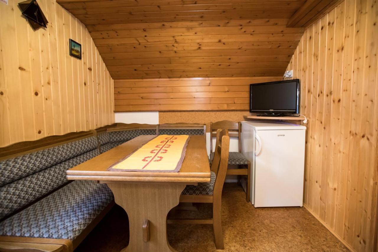 Apartments Pri Urhu ボーヒニ エクステリア 写真